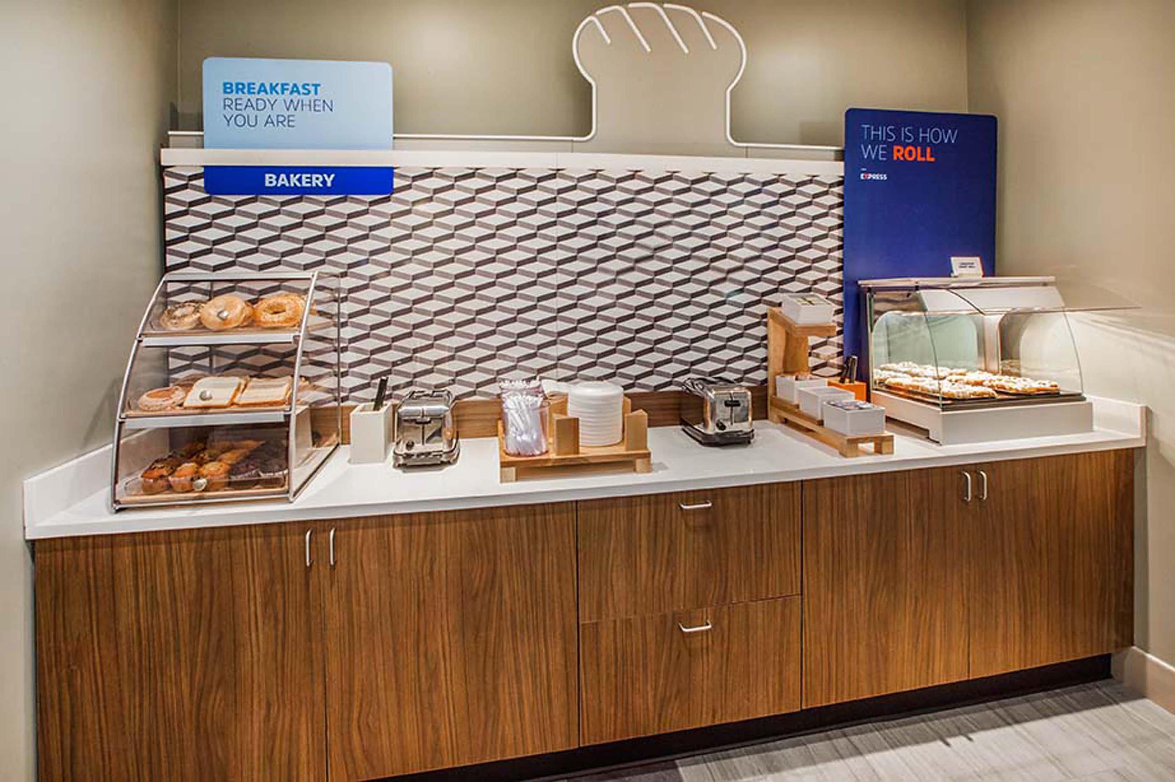 Holiday Inn Express Hotel & Suites Brooksville West, An Ihg Hotel Bagian luar foto