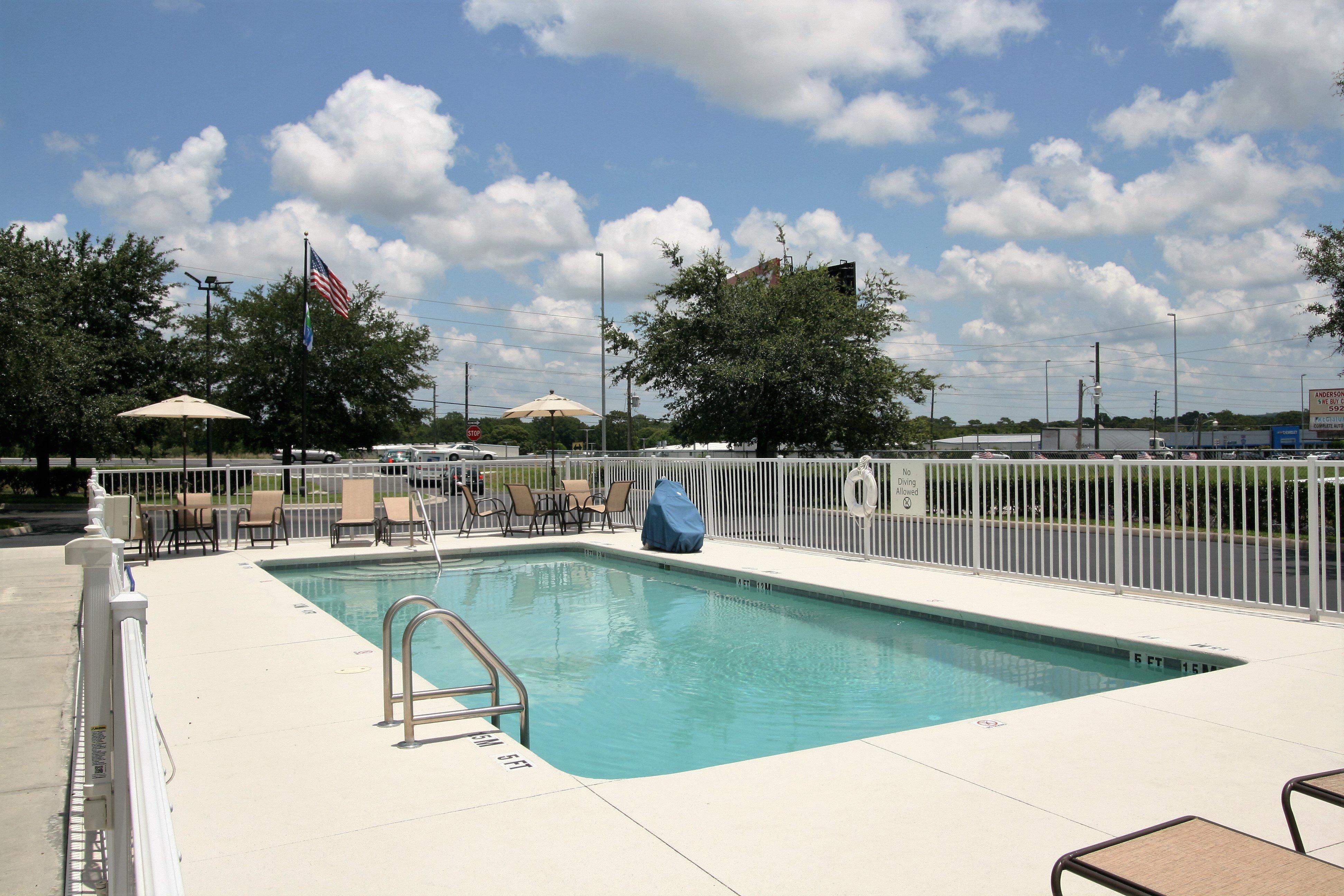 Holiday Inn Express Hotel & Suites Brooksville West, An Ihg Hotel Bagian luar foto