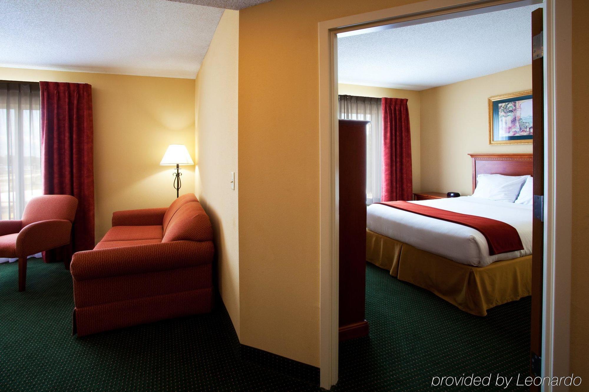 Holiday Inn Express Hotel & Suites Brooksville West, An Ihg Hotel Ruang foto